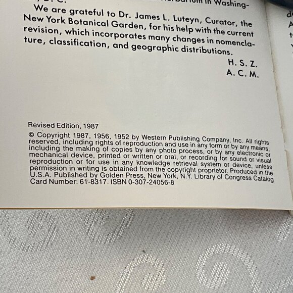 A Golden Guide Trees Full-Color Easy-To-Use Revised Edition 1987 Paperback - Picture 2 of 2